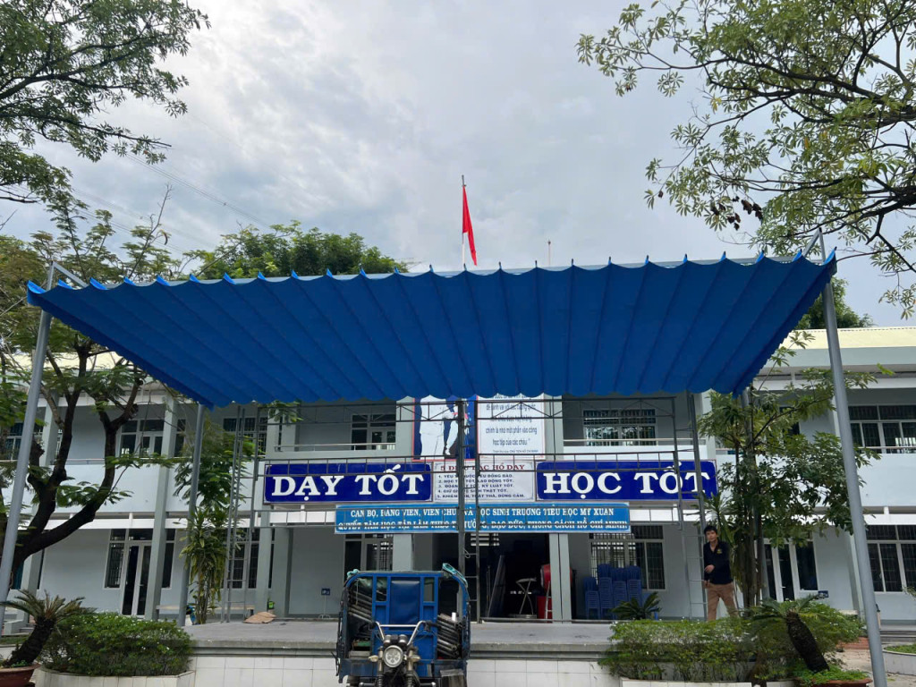 Mái che bạt xếp